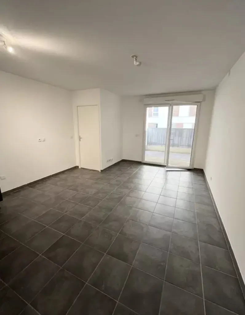 En exclusivité t2 avec terasse et parking 13010 