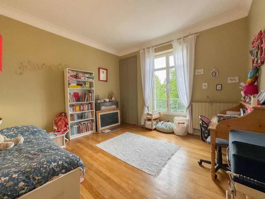 maison avec 6 chambres et un porche à vendre au mans