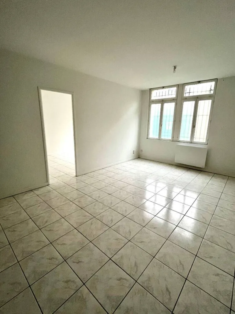 Situé au rez-de-chaussée