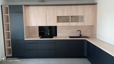 Cuisine sur mesure avec façades laquées mat anti traces à Toulouse