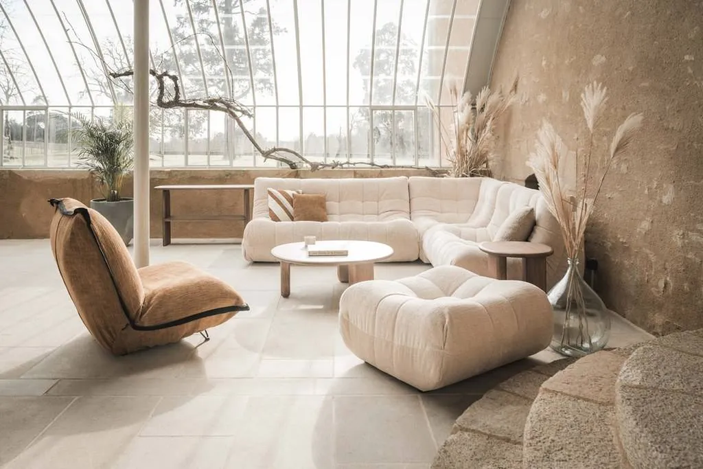 Canapé d'angle 6 places en tissu blanc avec fauteuil à Hyères 