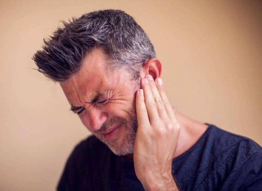 Acouphènes en Gironde quel spécialiste consulter entre ORL et audioprothésiste pour soulager durablement les sifflements dans les oreilles