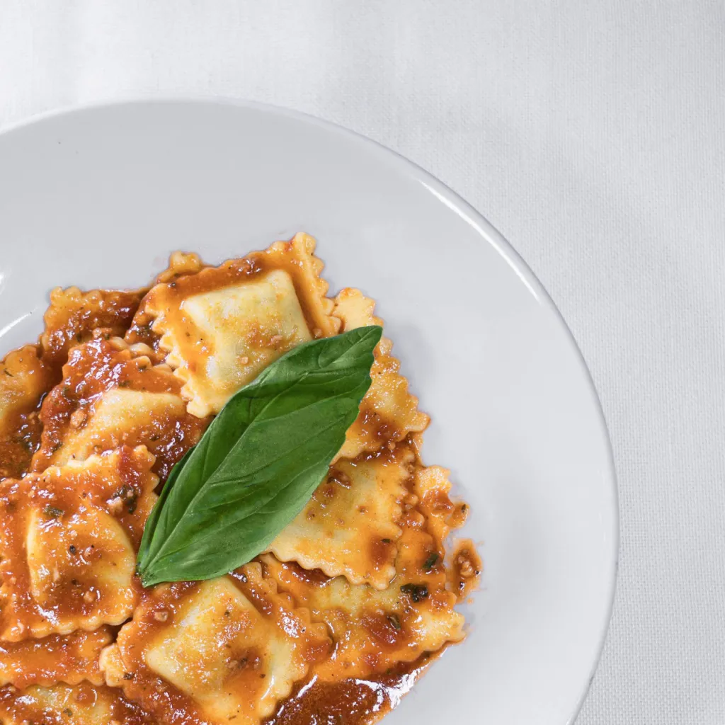 Pates fraiches raviolis bolognaise