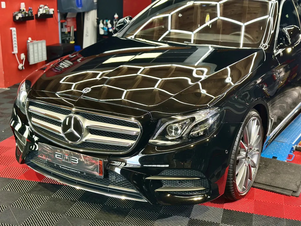 Mercedes E400 – Préparation esthétique haut de gamme & traitement céramique professionnel à Lyon et alentours 