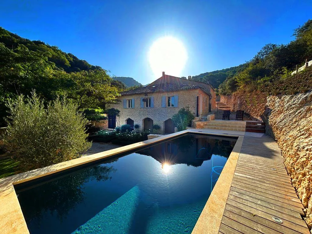Le Beaucet - Demeure du XIXe rénovée entre Ventoux et Luberon avec piscine et gite indépendant.   
