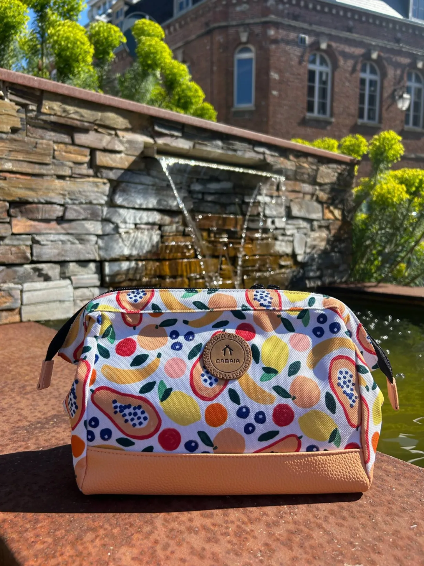 Trousse de toilette Cabaia,  modèle Lake Como disponible chez Evasion Eu 
