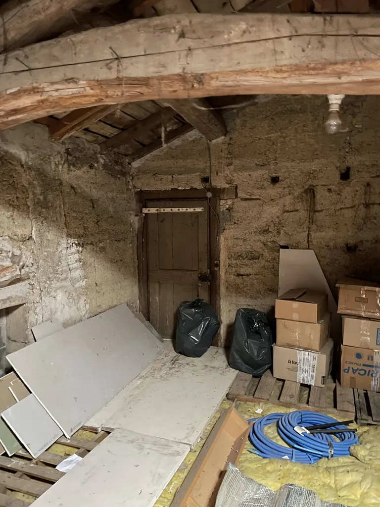 Avant travaux d'aménagement des combles à Jassans-Riottier (69) proche de Trévoux (69)