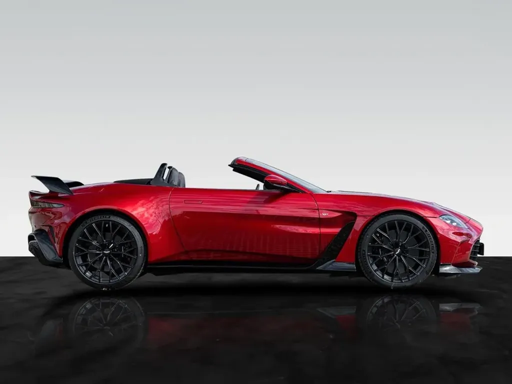 Import Aston Martin DBX à Bordeaux avec Asphalte Diffusion, courtier automobile et démarches clés en main