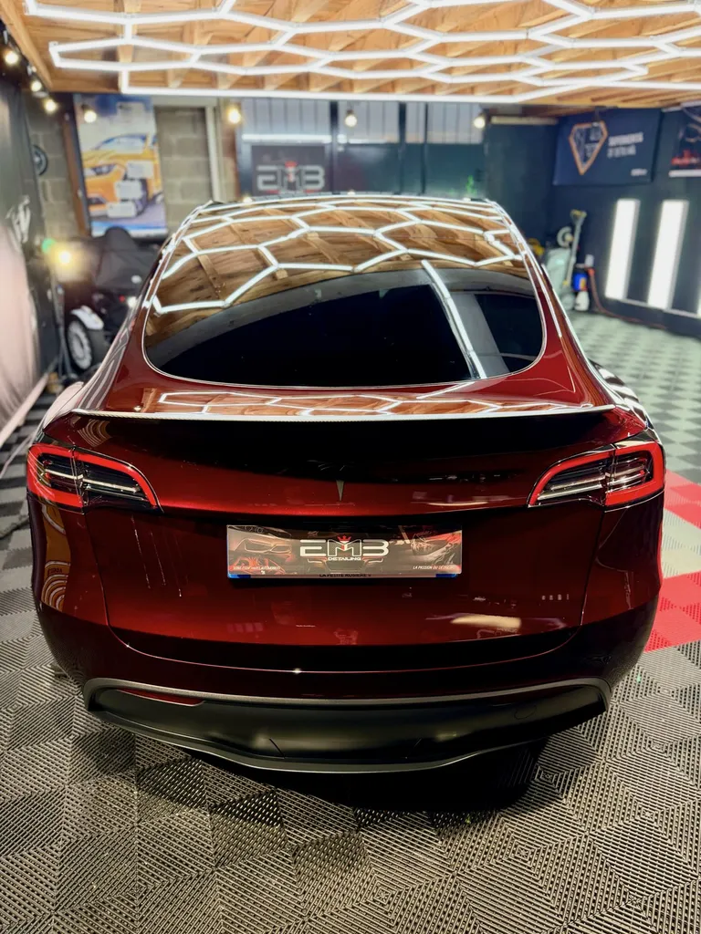 Protection céramique Tesla Model Y à Vaugneray – Sublimer et préserver votre SUV électrique près de Lyon