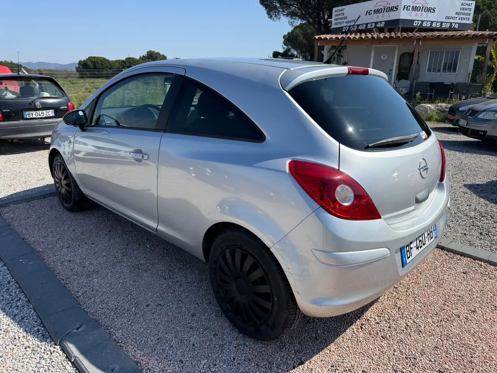 OPEL CORSA 1.3 CDTI 75CV édition 111 
3 Portes 
