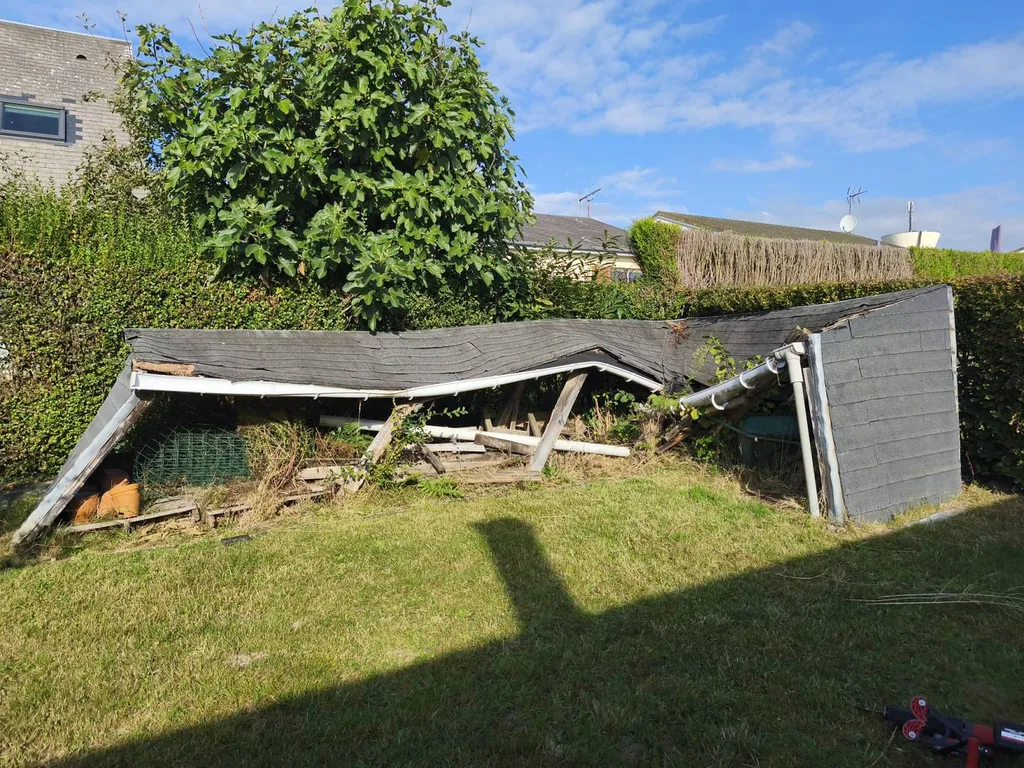 Démontage et mise en déchetterie d’abris et bâtiments extérieurs délabrés ou effondrés près d’Yvetot (76190)