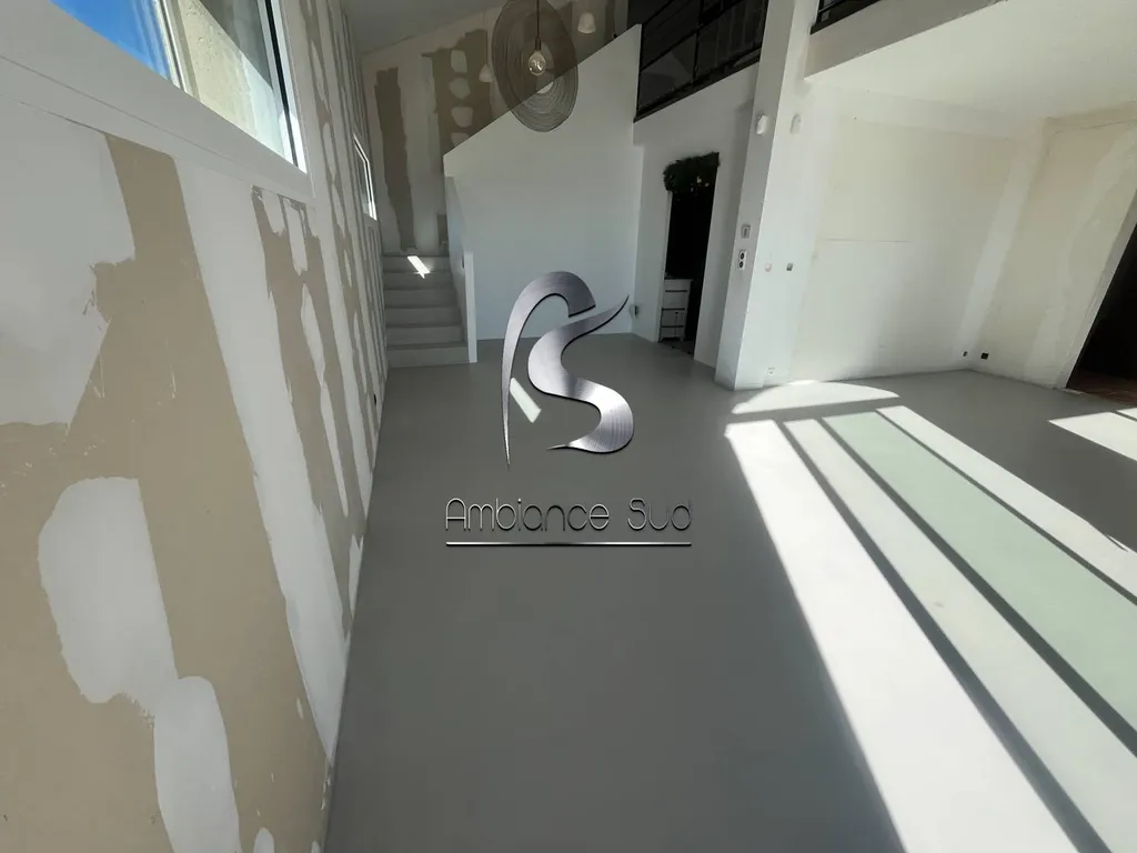 Quels sont les avantages d’un sol en béton ciré taloché à Saint-Étienne-les-Orgues à proximité de Manosque ?