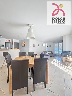 Maison de plain-pied récente à Arsac, avec piscine et grand jardin paysagé sans vis-à-vis