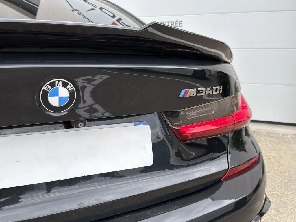 Installation d’un diffuseur arrière Maxton Design sur BMW M340i par ADP Performance aux finitions premium et sportives