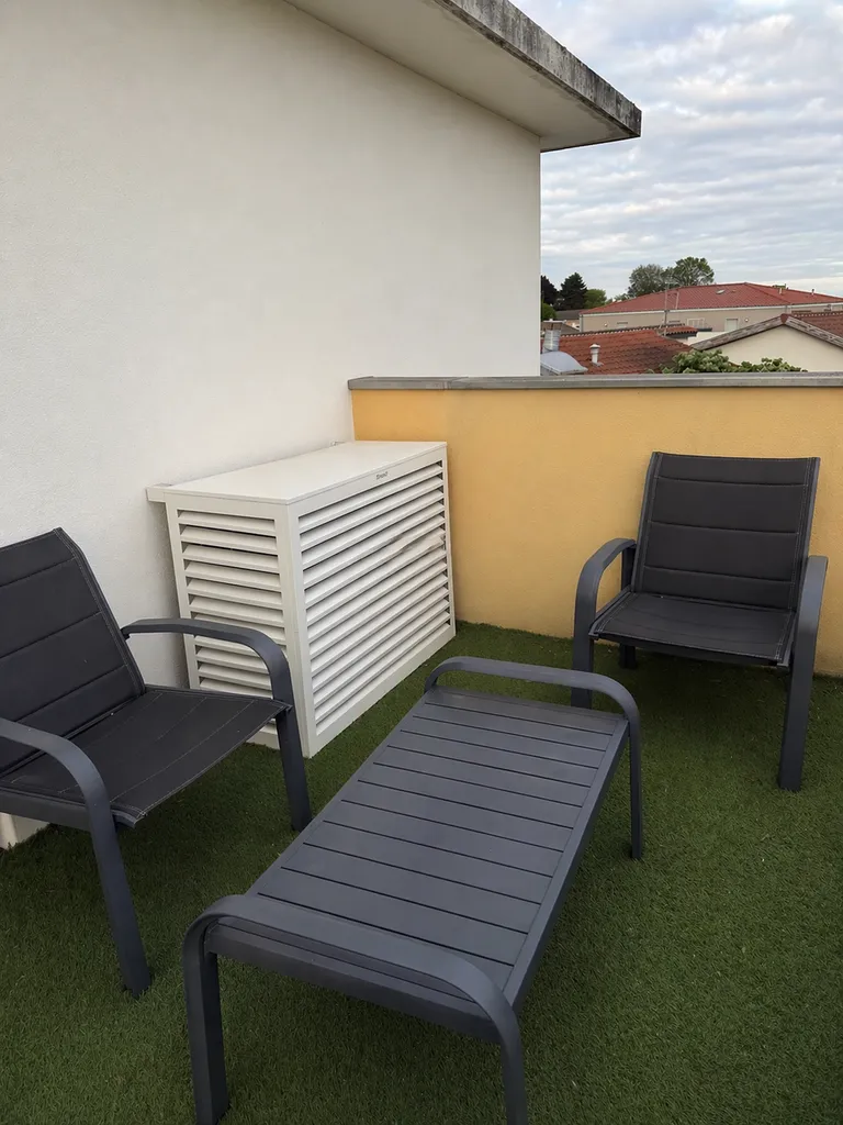 Installation d’un système de climatisation réversible air/air multisplit MITSUBISHI dans un appartement terrasse à Saint-Bonnet-De-Mûre dans l’est lyonnais