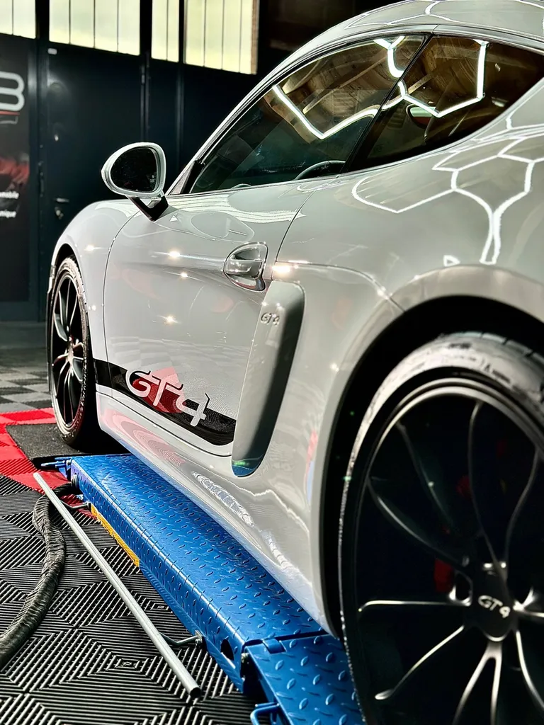 la meilleure protection carrosserie PPF voiture protection carrosserie Lyon Porsche GT4