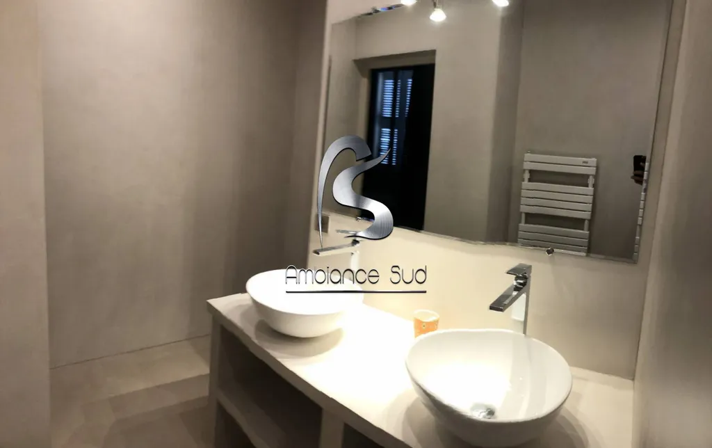 Béton ciré pour salle de bain en rénovation complète à Sanary-sur-Mer 83 Var