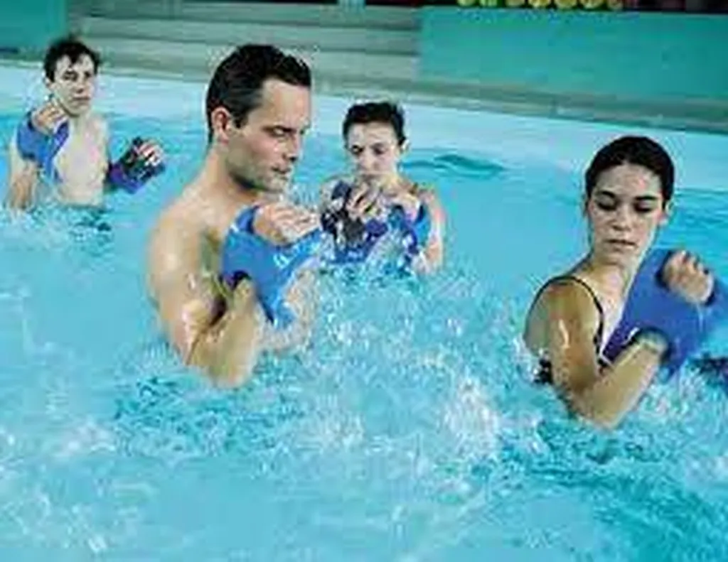 Cours d'Aquaboxe Bordeaux et Artigues : Aquagym intense