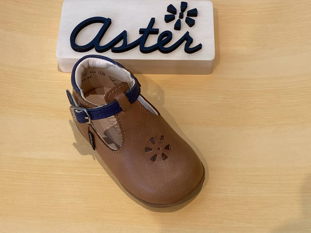 chaussure de marche à boucle près de Bordeaux