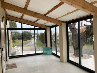 Mise en oeuvre d'une fermeture de terrasse dans le Gard 