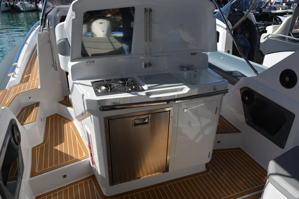 Concessionnaire de bateaux semi-rigides Salpa La Ciotat