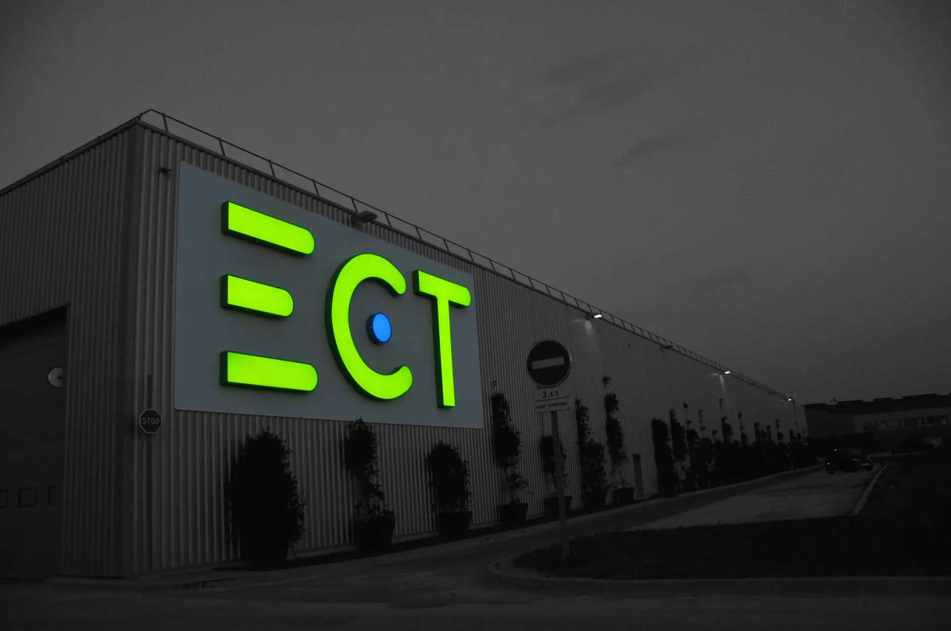 Entreprise experte en création d’enseigne commerciale à Paris (75)