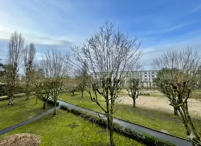 Vue cuisine sur parc sécurisé dans la résidence bel appartement à vendre chez HELIX immobilier