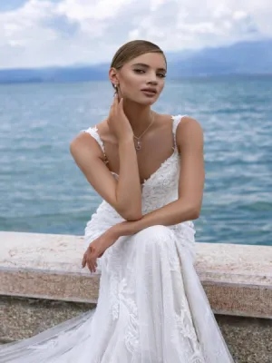 ROBE COLLECTION BELLA 22424 2024 12345 .