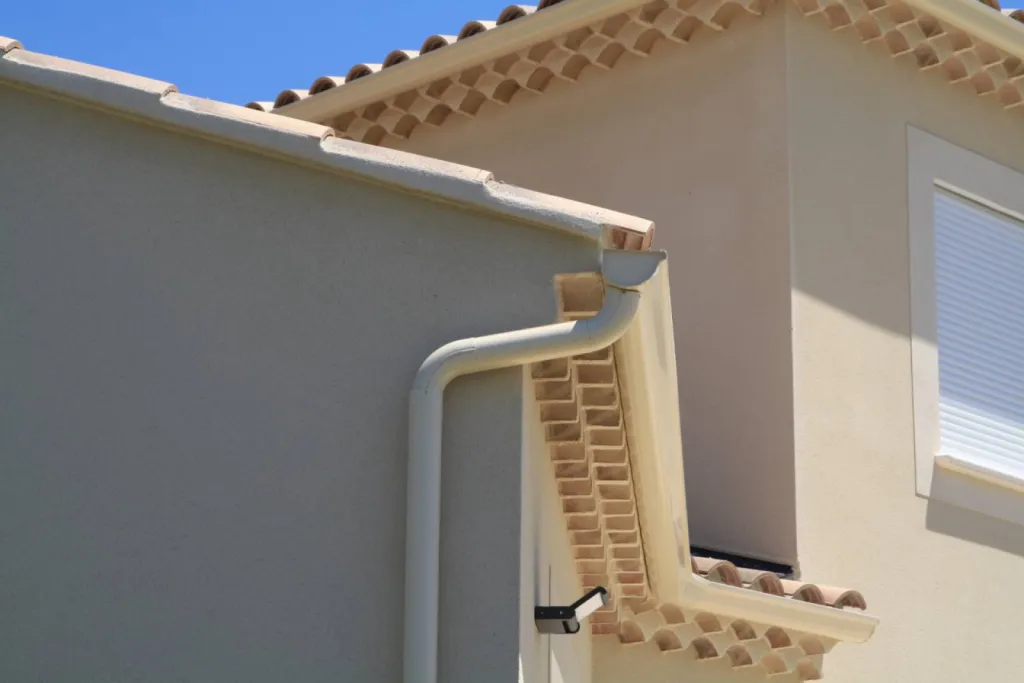 GOUTTIERES ALU DEMI RONDE GOUTTIERES ALU DEMI RONDE