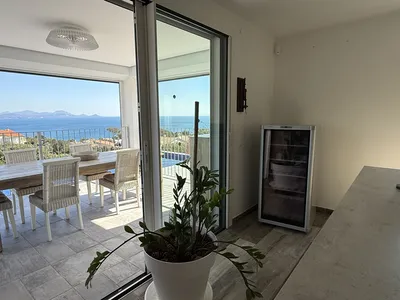 Villa d'exception aux Issambres — 200 m² de plain-pied, 4 suites vue mer, piscine, entièrement rénovée, clé en main