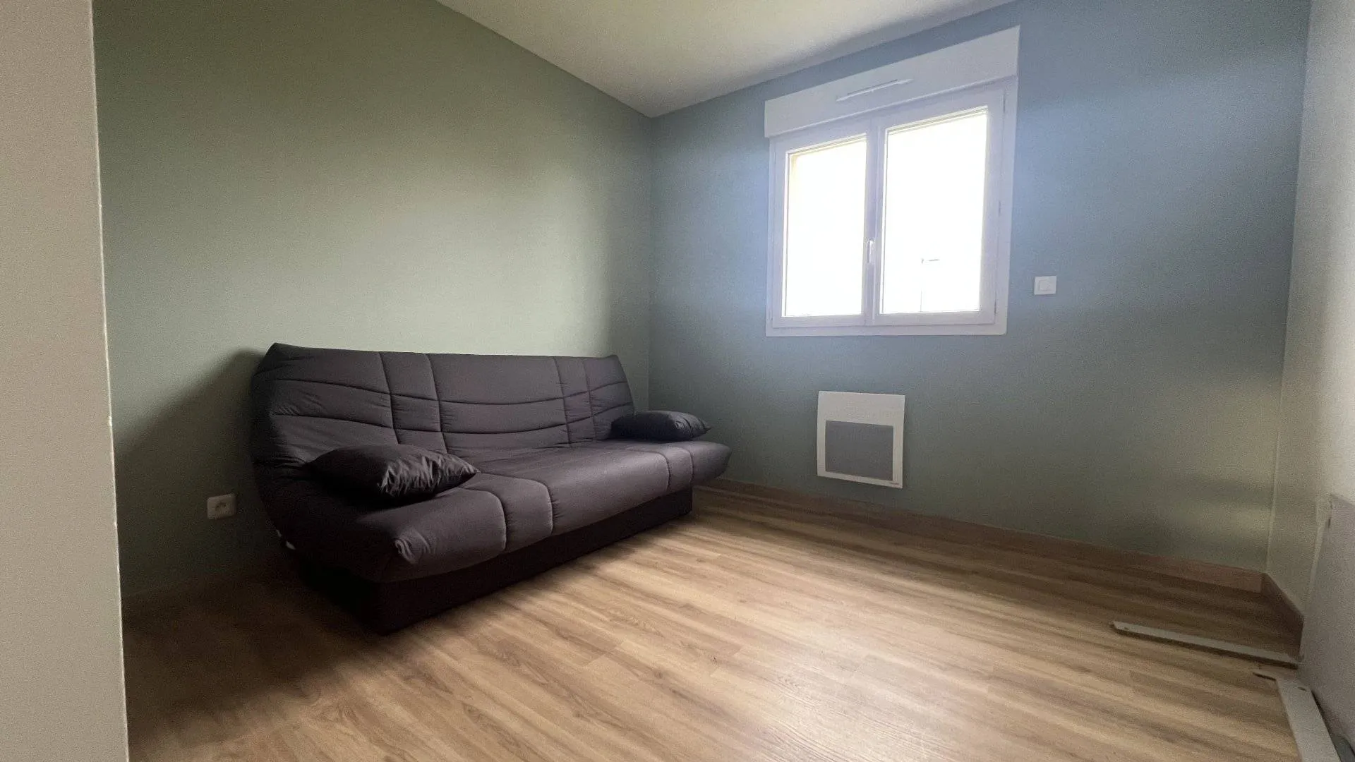 SOUS OFFRE PAVILLON MODERNE construit en 2023 de 81m² plain-pied, 3 chambres, pièce de vie lumineuse, terrain clos 678m², idéale primo-accédants, à proximité des Villes Sœurs et Baie de Somme.