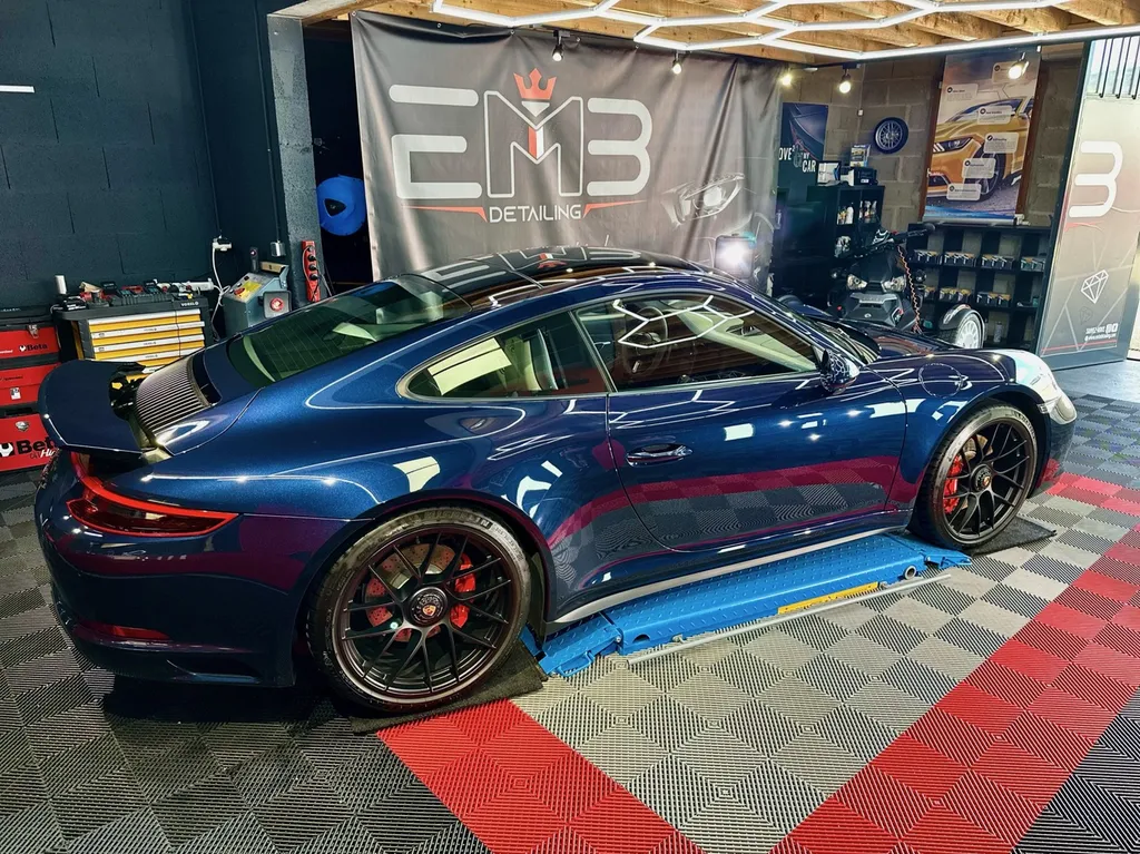 Traitement céramique lyon protection carrosserie dans l’ouest lyonnais spécialiste Porsche 