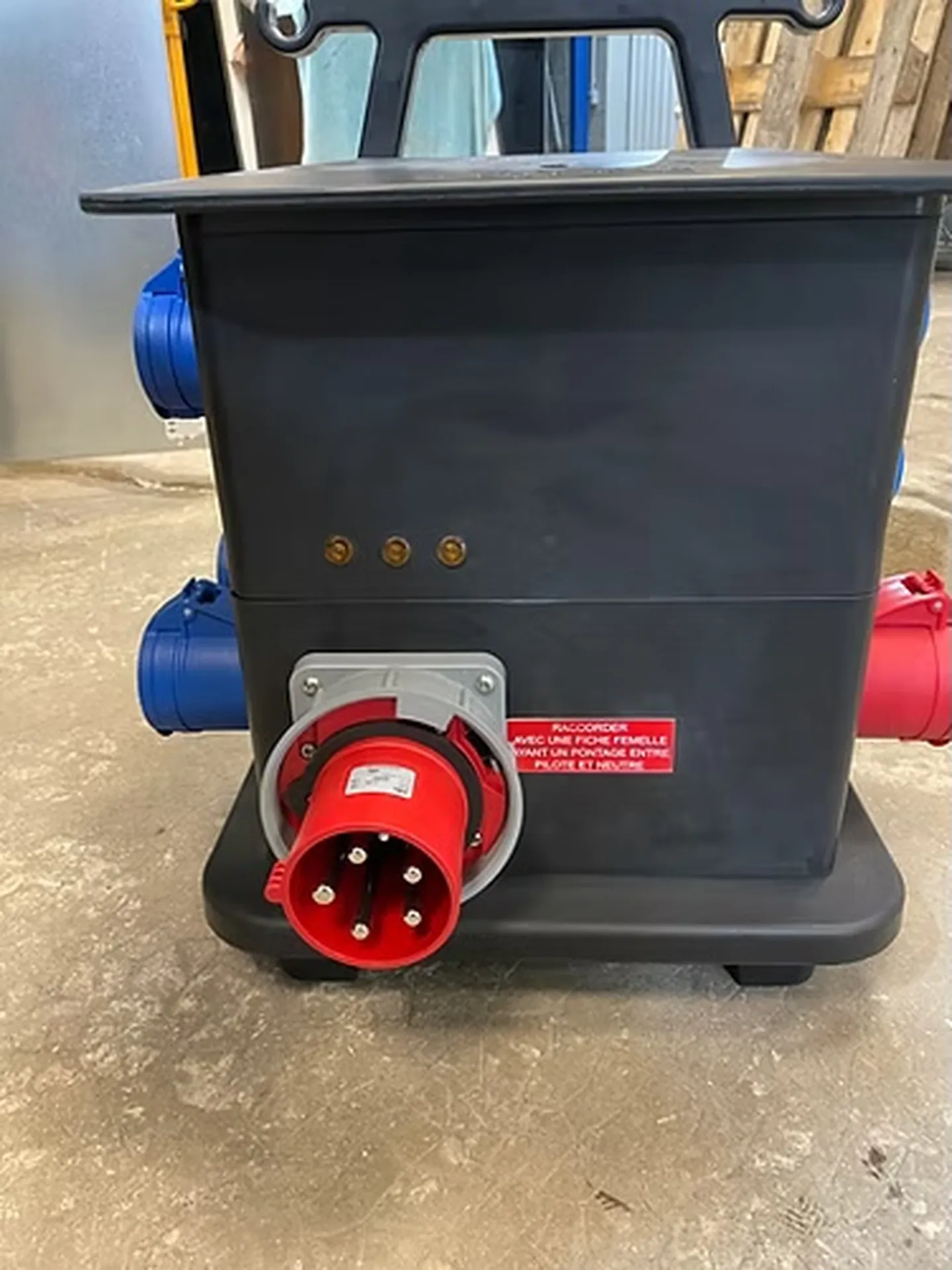 COFFRET ELECTRIQUE 63A VERS 2X32 TRI 2X32 MONO 6X16MONO