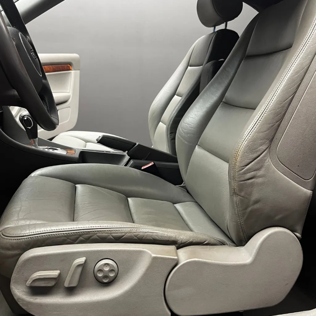 Rénovation intérieure sur une Audi A4 à Mulsanne près du Mans (72)