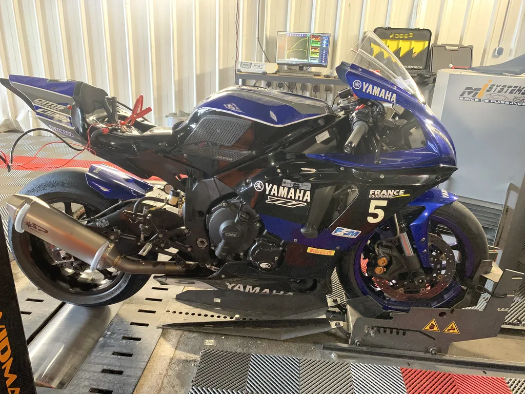 YAMAHA R1 : LA PUISSANCE À L’ÉTAT PUR !!! Redonnez vie a votre moto à Lédenon pres de Uzès et Marguerittes
