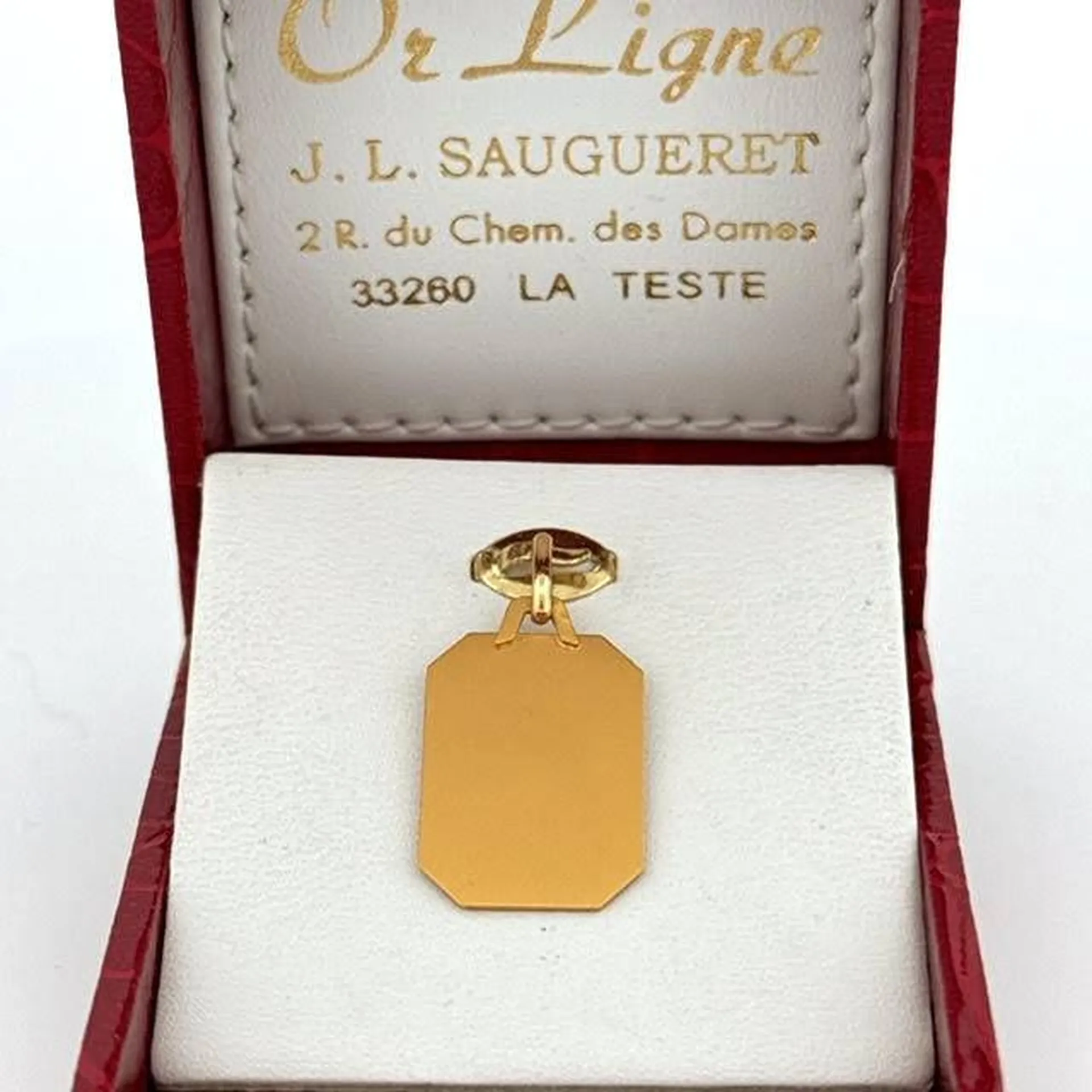 Voyagez en Sécurité : Offrez-vous la Médaille de Saint Christophe en Or de la Bijouterie Or Ligne