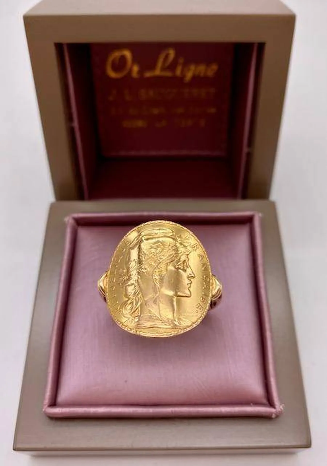 Bague porte pièce 20 Francs cintrée grande taille sur or 750/1000ème chez bijouterie Or Ligne à La Teste de Buch sur le Bassin d'Arcachon