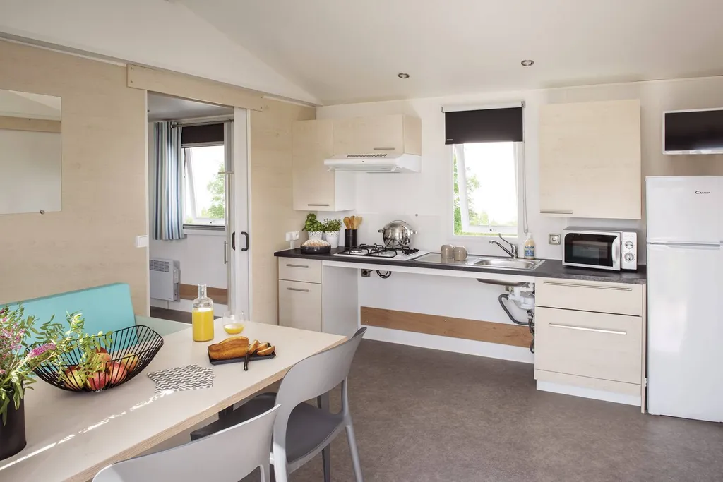 Location de mobil home pour personne à mobilité réduite à camping bord de mer à Vias