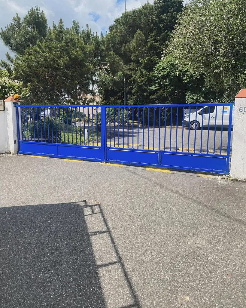 Portail industriel avec motorisation à Toulouse en Haute-Garonne