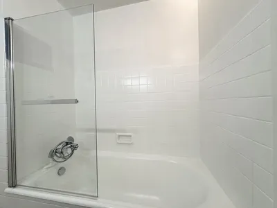 A vendre appartement ensoleillé avec balcon de 87,53 M² à Saint Germain en Laye, il se situe au 1er étage avec ascenseur, une triple exposition, le calme absolu,