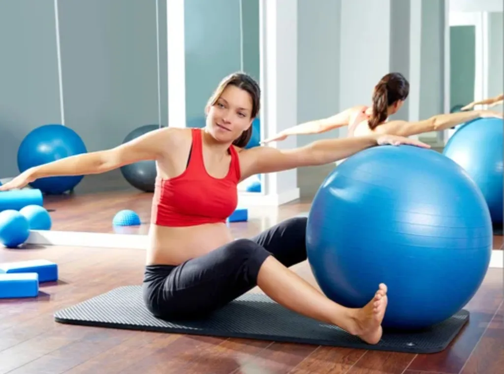 maternité et gros ballon