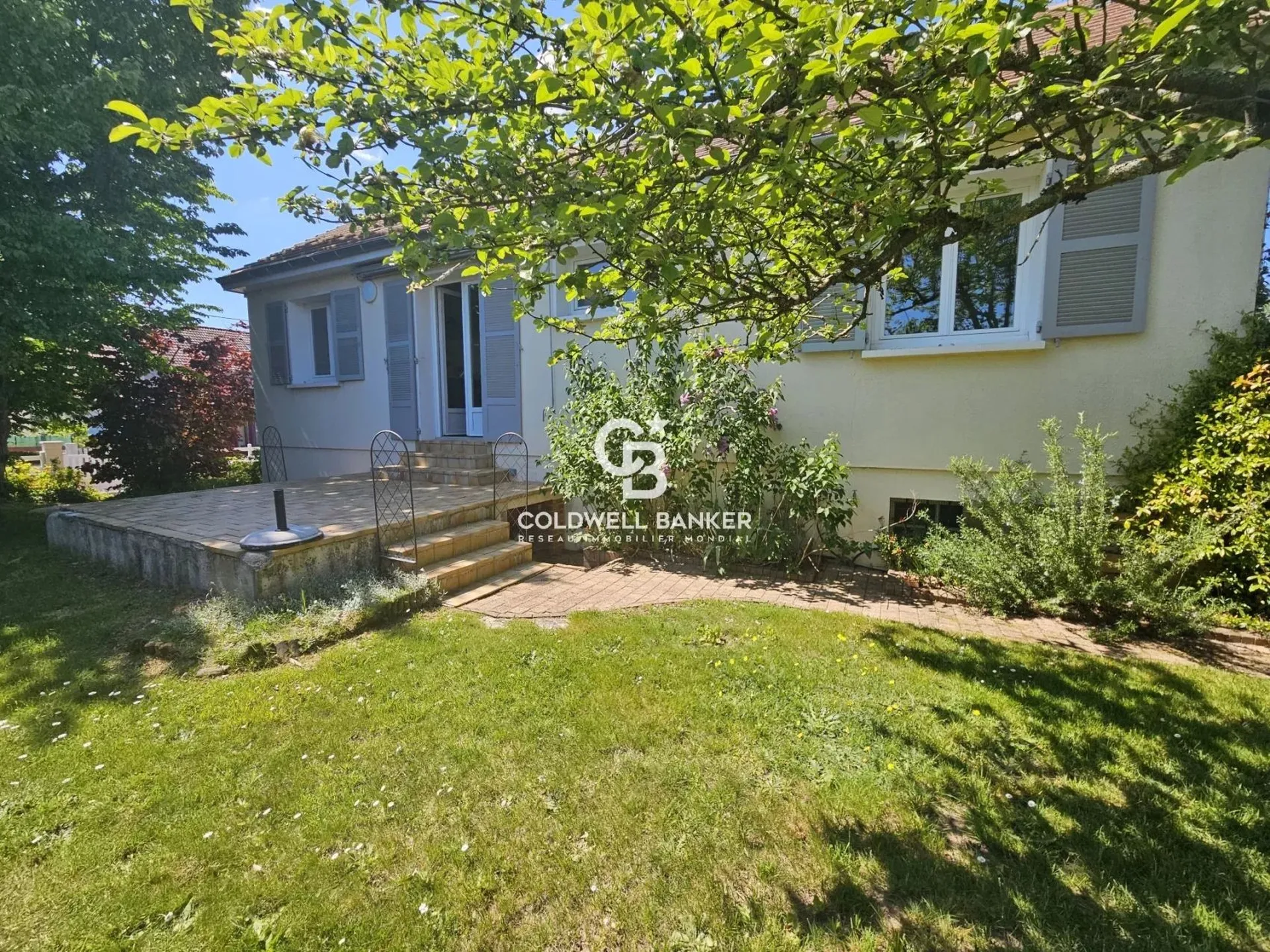 maison à vendre en sarthe proche du mans et des commerces avec chambres de plain pied