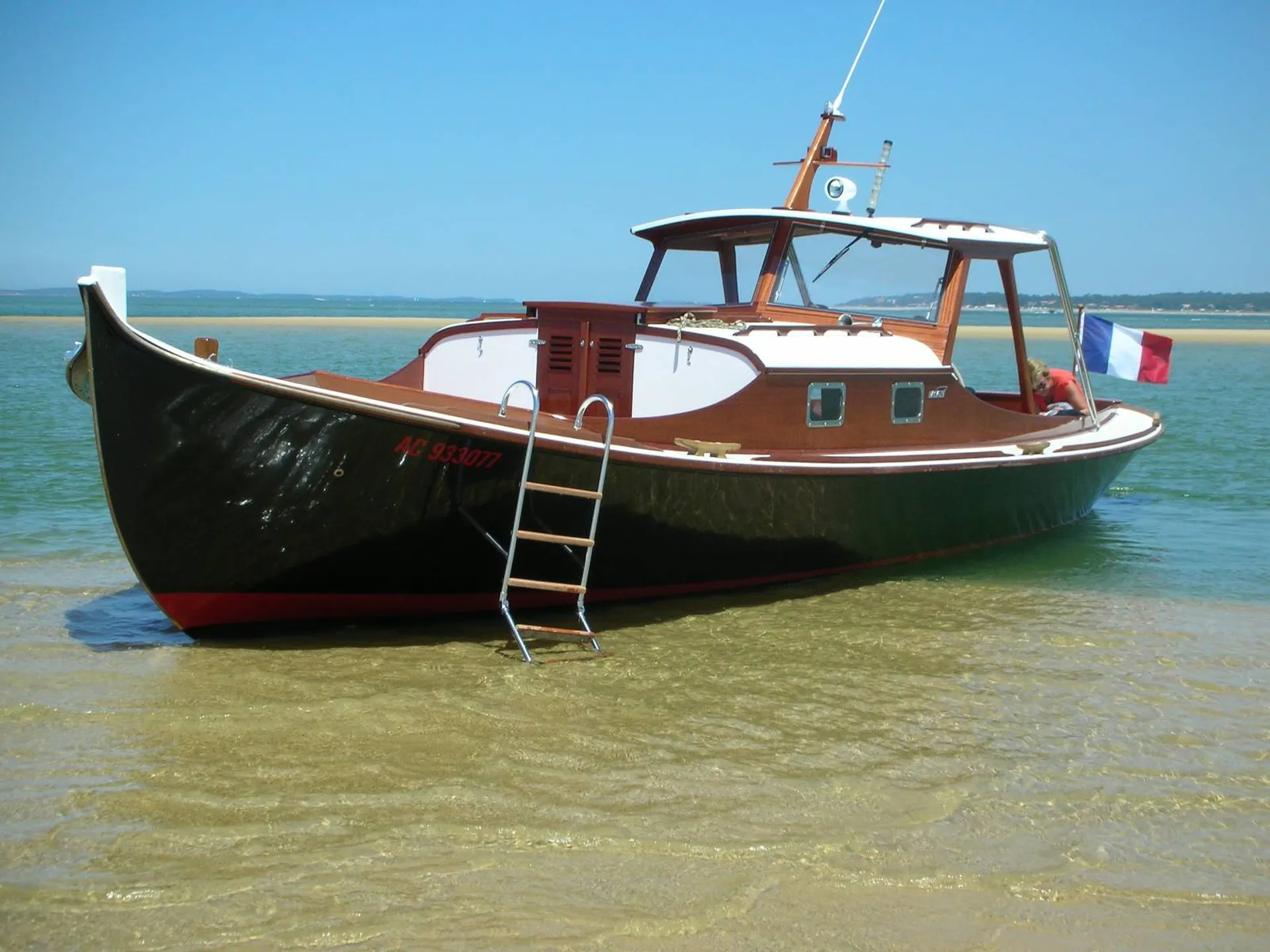 Location de bateau traditionnel avec skipper entre Andernos et le Cap Ferret , pour 12 personnes