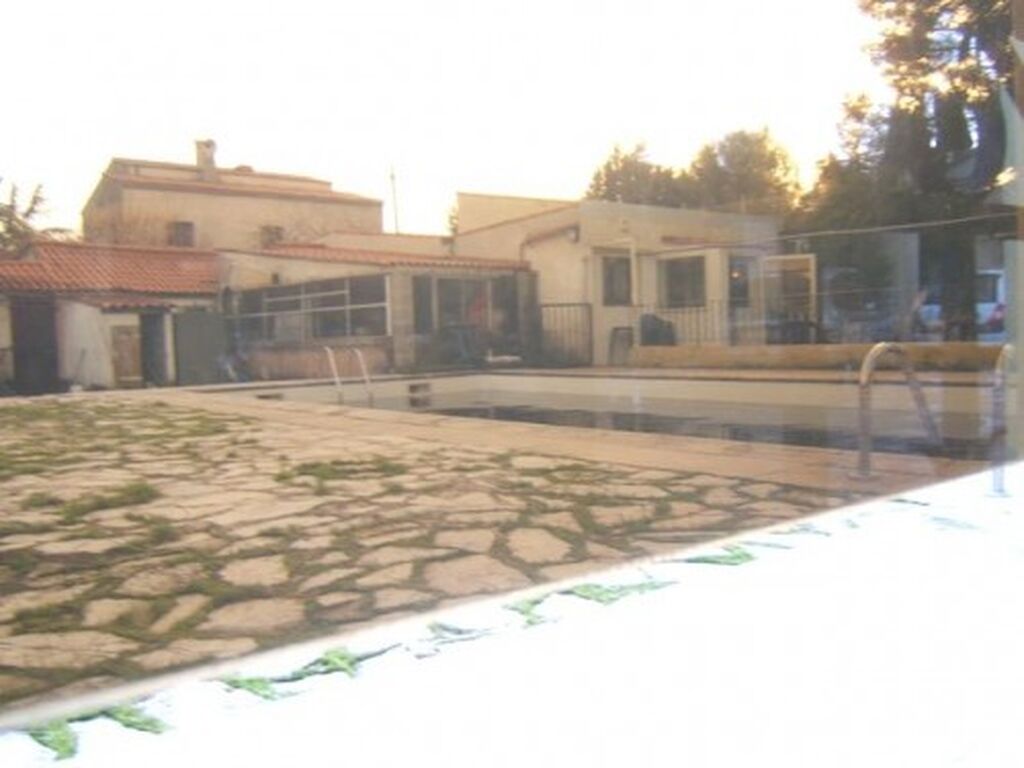 Vente murs commerciaux Roquefort La Bédoule avec piscine