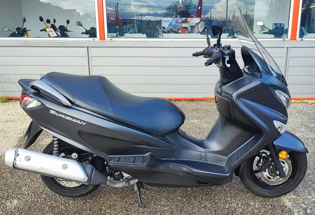 SUZUKI BURGMAN 125 DU 04/2018 AVEC 16000 KM