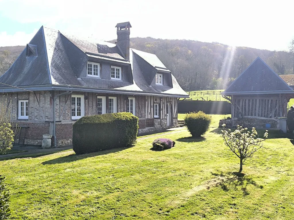 A LA VENTE - A 10 MINUTES DE PONT-AUDEMER (27500), AU CALME, PROPRIETE NORMANDE, 3 CHAMBRES, TERRAIN D'ENVIRON 2700M² AVEC DEPENDANCES.