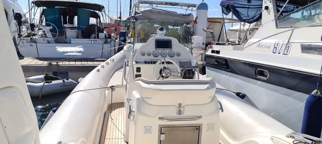 ou louer un semi rigide 12 personnes à bandol
