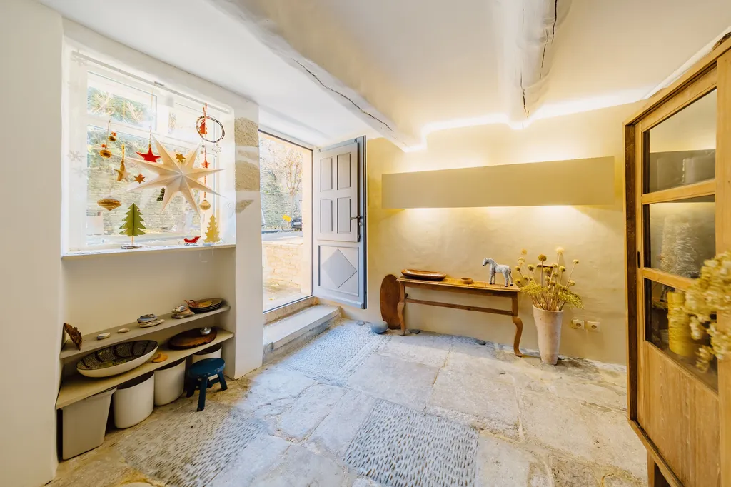 Vente - Crillon-Le-Brave - Élégante maison de village entièrement rénovée avec terrasse et vue