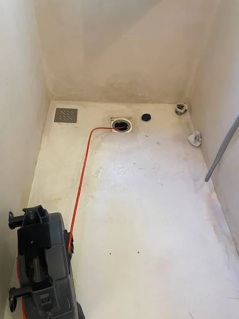 Repérage réseaux eaux usées par la douche maison en rénovation à Avignon, Vaucluse