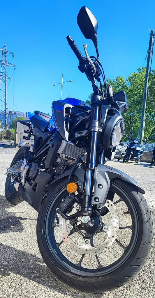 HONDA  CB125R DU 10/2025 AVEC 1080KM.